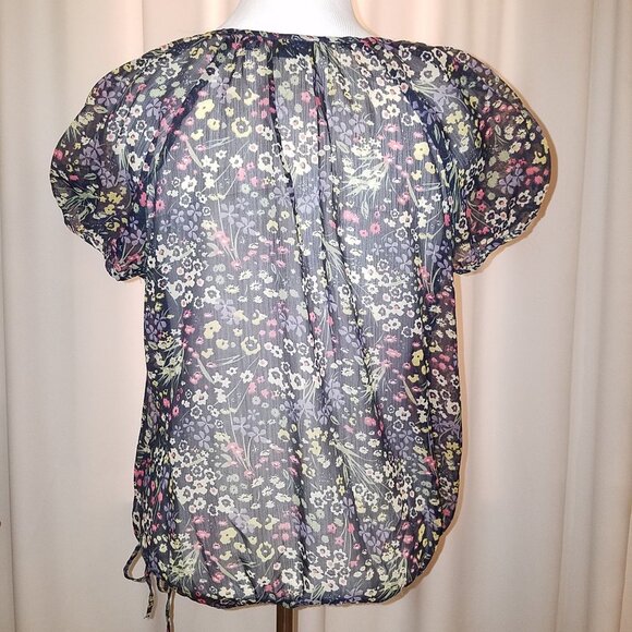 ana petite xlarge black top with small flowers - Picture 2 of 2